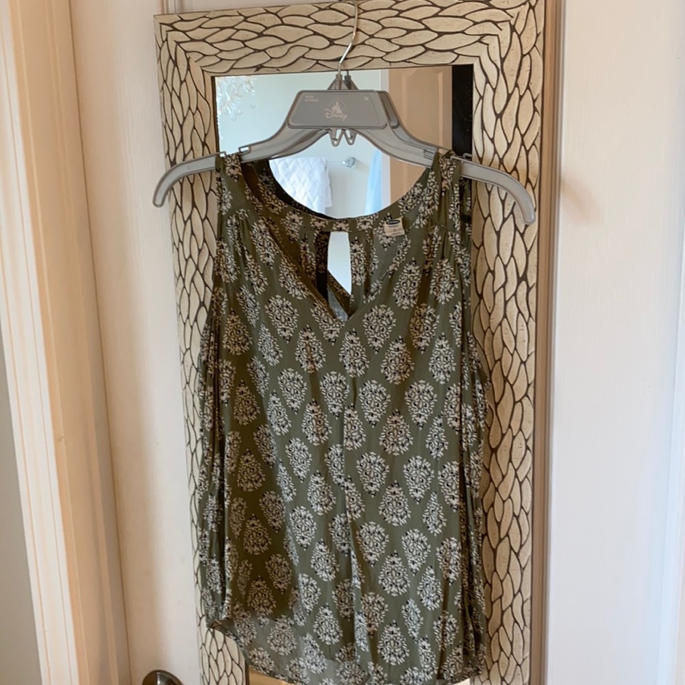 Old navy floral tank